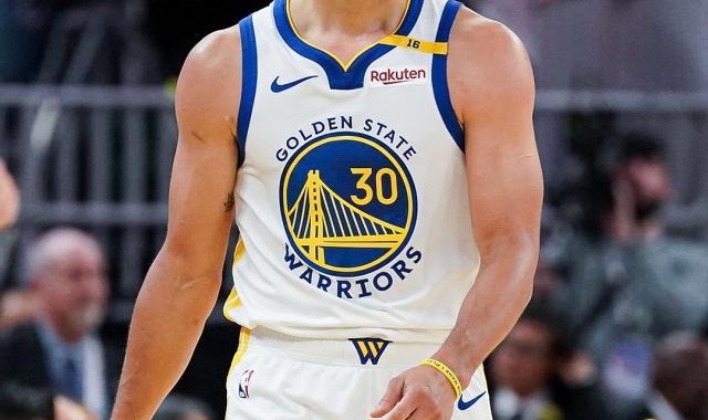 九游娱乐官网入口-库里明日战火箭继续缺席 维金斯复出担任先发